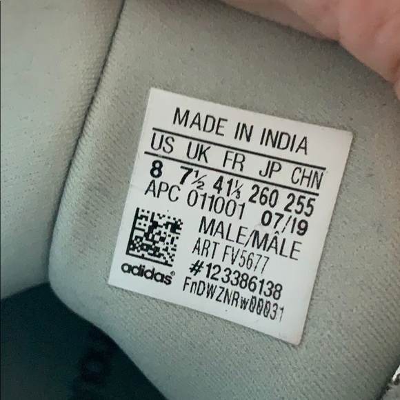 Used yeezy boot - Picture 4 of 4